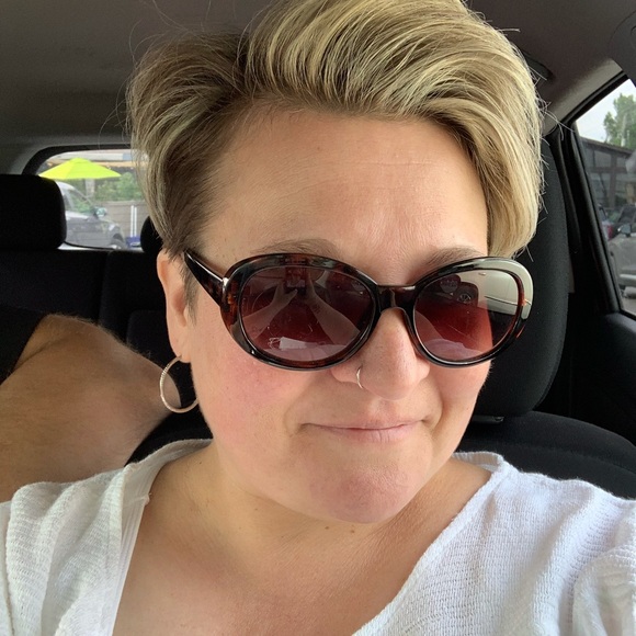 Meet your Posher, Vanessa - Picture 1 of 1